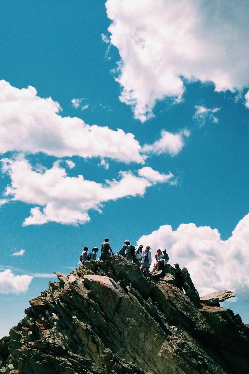 Minus attollo deprimo.